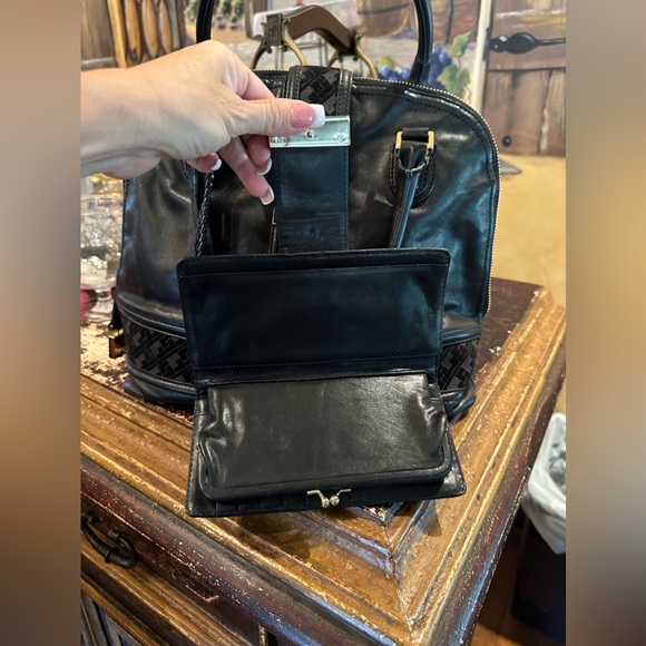 Gorgeous L.A.M.B by Gwen Stefani Bowler Bag and Wallet Set - Picture 4 of 16